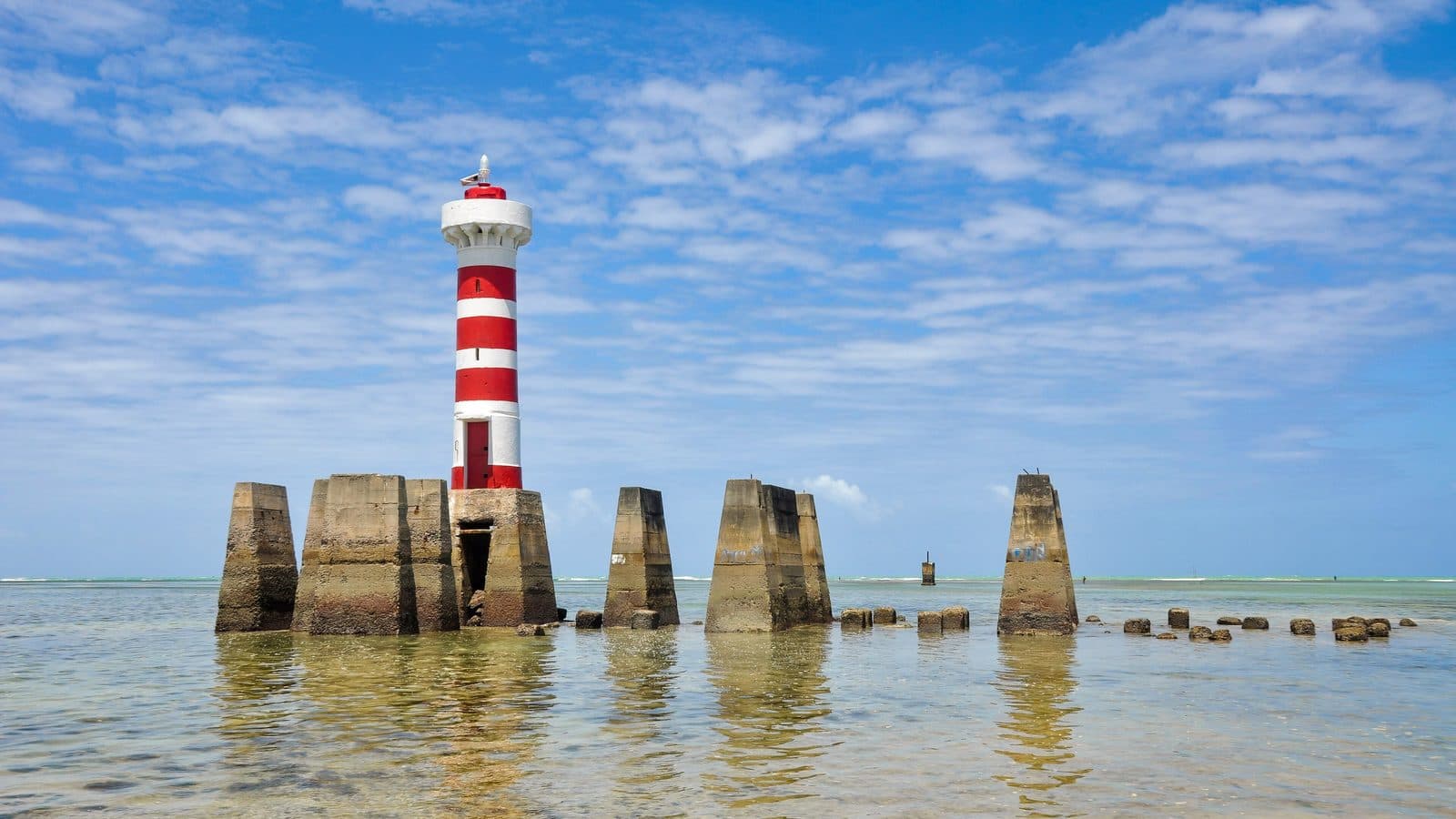 Farol da Ponta Verde, em Maceió — o bairro com a menor taxa de crimes violentos letais da cidade entre 2023 e 2025